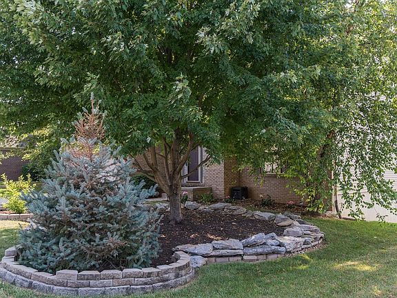 2nd image of 160 Brome Dr
