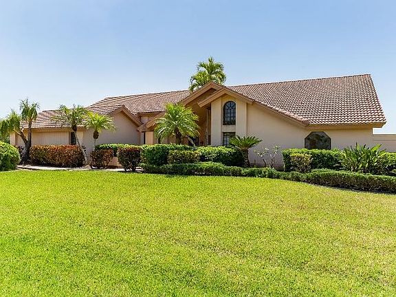 2nd image of 8380 Glenfinnan Cir