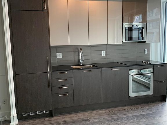 5th image of 403 Church St #2907