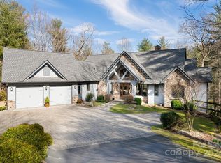 316 Silent Rise Ln, Flat Rock, NC 28731