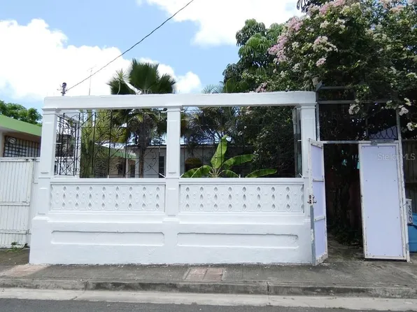 390 Calle Jose Sueiro, Vieques, PR 00765