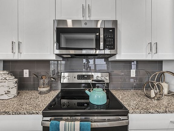 3rd image of 4250 Woodridge Pkwy #1069