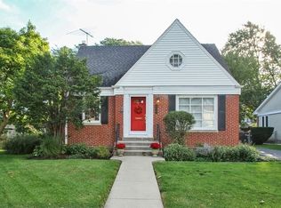 235 Ardmore Rd, Des Plaines, IL 60016