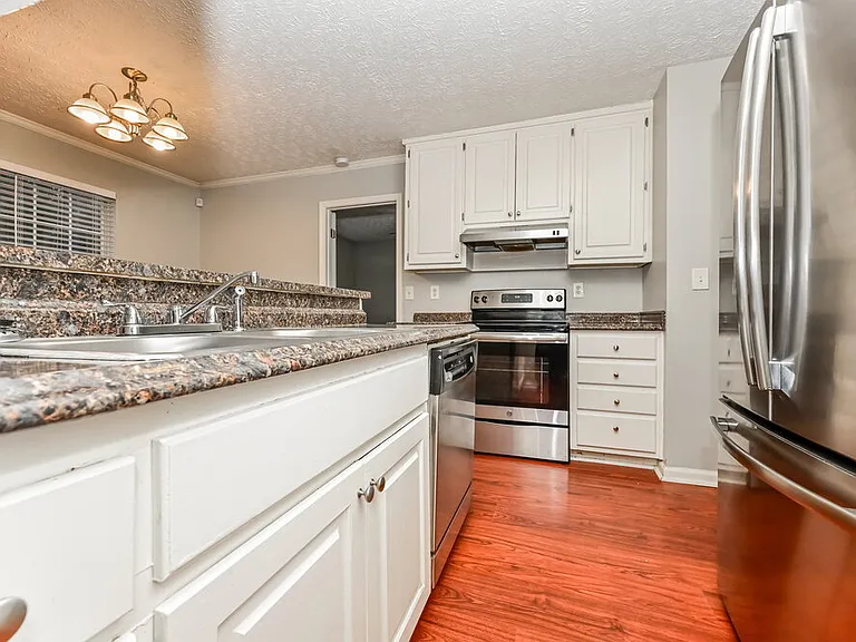 434 Fairhaven Ct — Photo 5