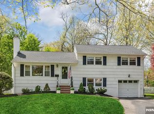 280 Eldon Ct, Ridgewood, NJ 07450