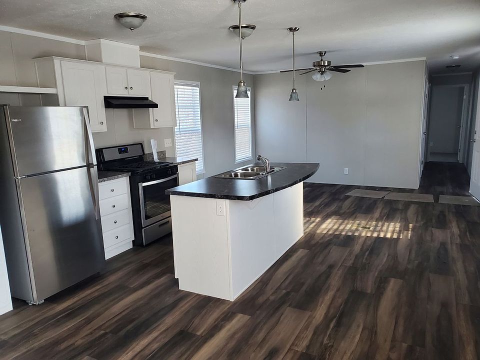 1st image of 4 Ontario Ln