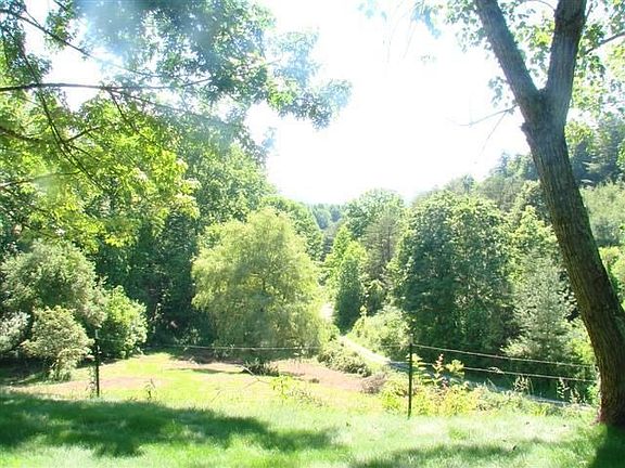 3rd image of 288 Dogwood Dr