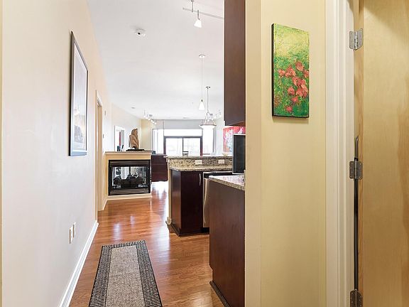 3rd image of 1300 Northwest Blvd APT 202