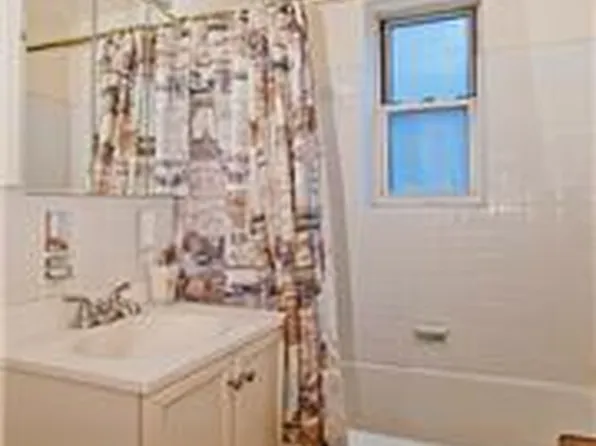 65-05 Yellowstone Boulevard image 1 of 6