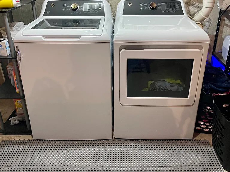 Washer & dryer in basement