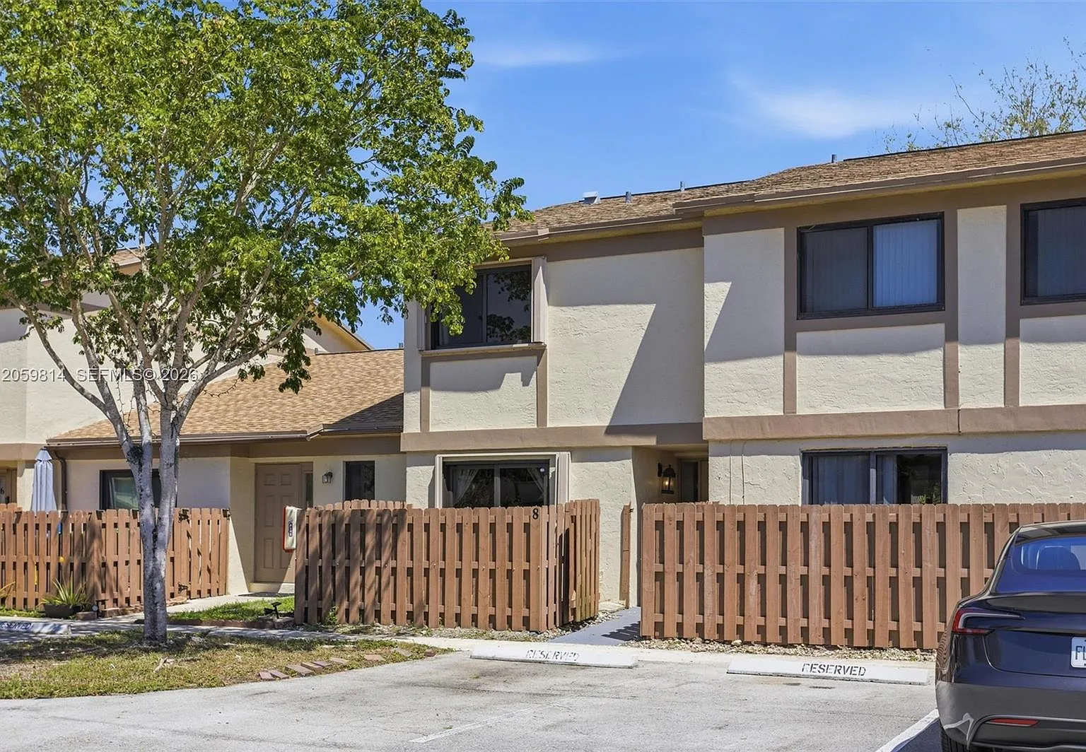 Country Squire Townhomes — Photo 3