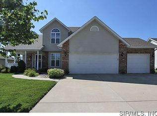 2032 Pinehurst Way, Maryville, IL 62062