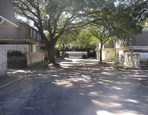 2nd image of 1045 SHOOK AVE #139