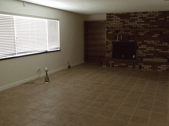 3rd image of 10286 Lincoln Ave