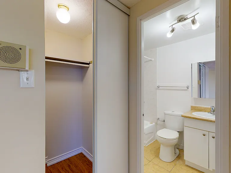 285 Loretta Ave S — Photo 33