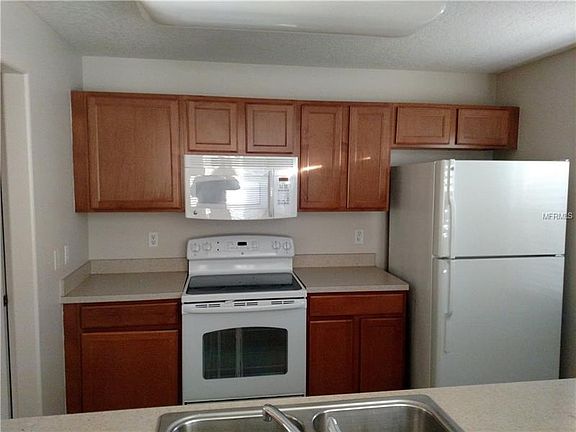 3rd image of 5458 Fieldstone Dr