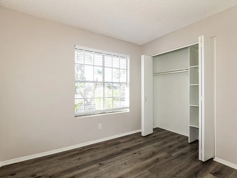 1101 W Wickieup Ln — Photo 10