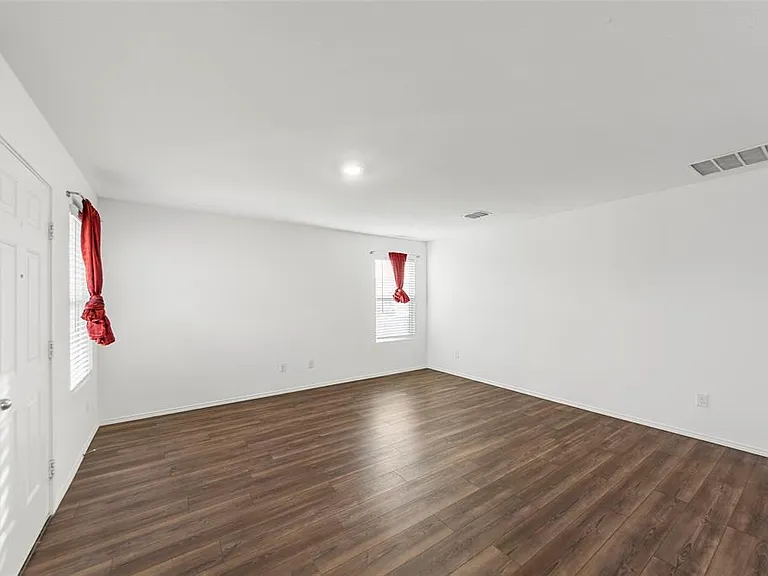 5430 Longshadow Dr — Photo 10