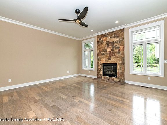 4th image of 2160 Fresno Ln