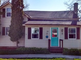 211 S Main St, Webberville, MI 48892