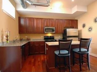 102 Stephen St, Lemont, IL 60439