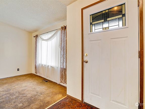 4th image of 916 142nd Street S