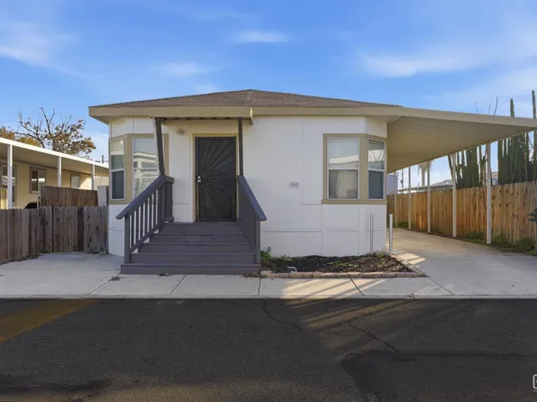 48 Cedarwood Ln, Bakersfield, CA 93308