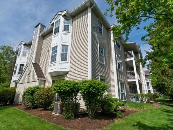 127 Rachel Ct, Franklin Twp., NJ 08823