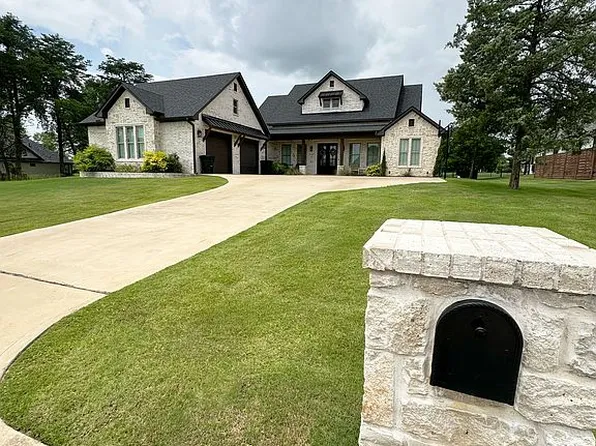 80 Ryder Cup Trl, Lindale, TX 75771