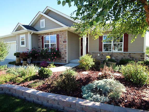2nd image of 1129 Red Oak Cir