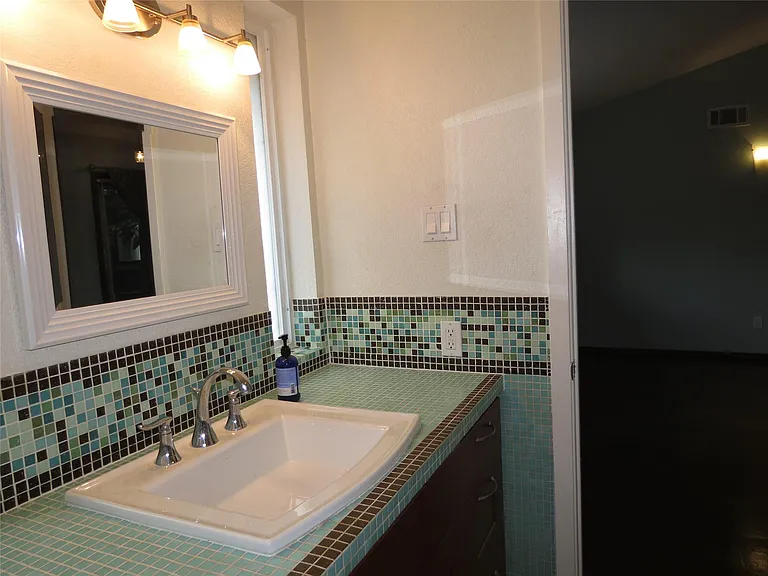 10505 Swallow Ln — Photo 20
