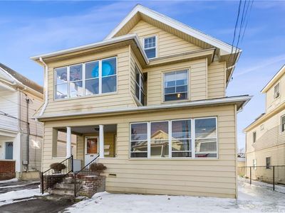 132 East Ave, West Haven, CT, 06516