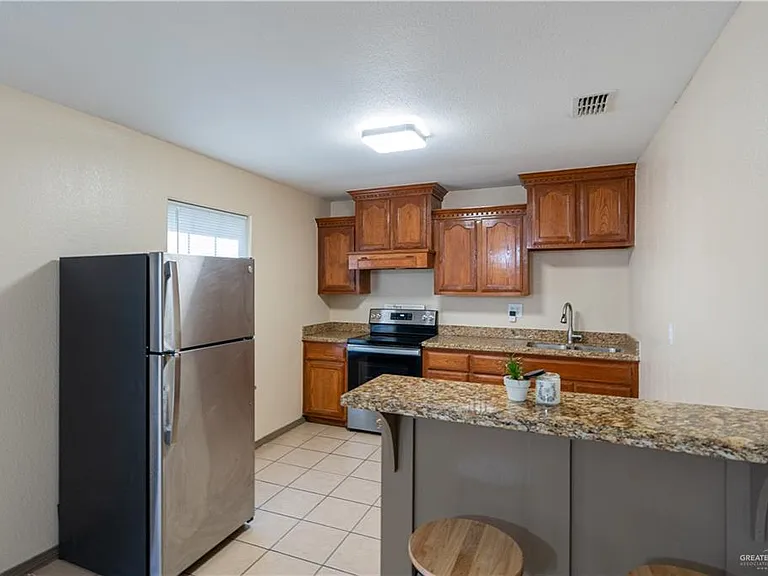 17002 Queen Palm Dr #B — Photo 5