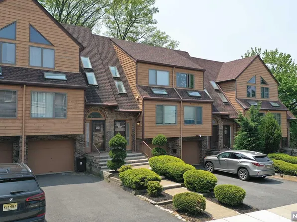 488 West St, Fort Lee, NJ 07024