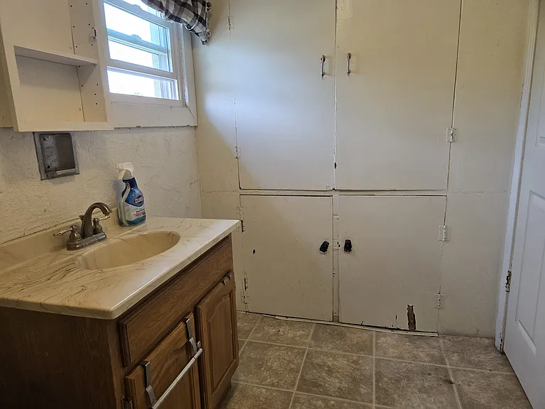 320 Main St — Photo 9