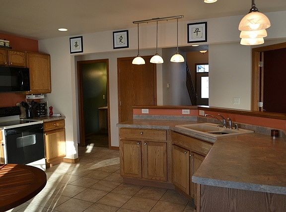 4th image of N6558 Canterbury Dr