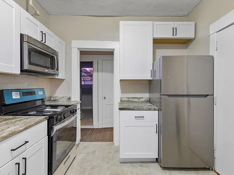 35 Sheldon Ter #2 — Photo 13