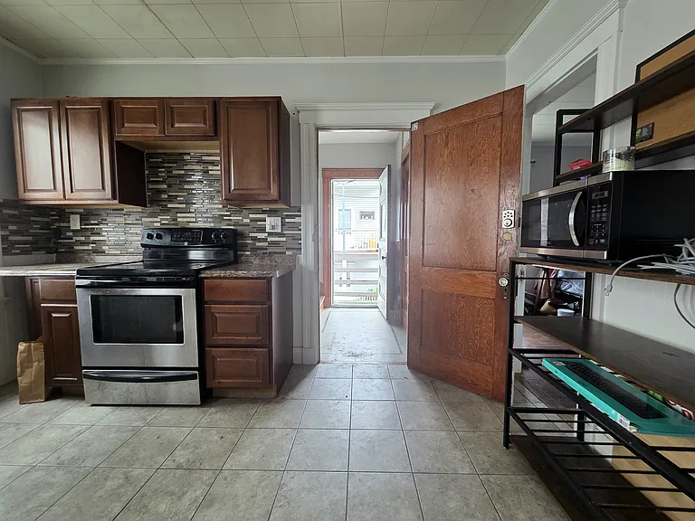 19 Leavitt St #2 — Photo 3