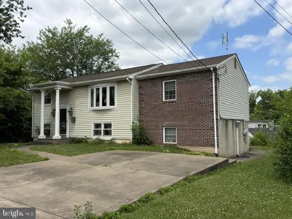 9502 Salem St, Manassas, VA 20110
