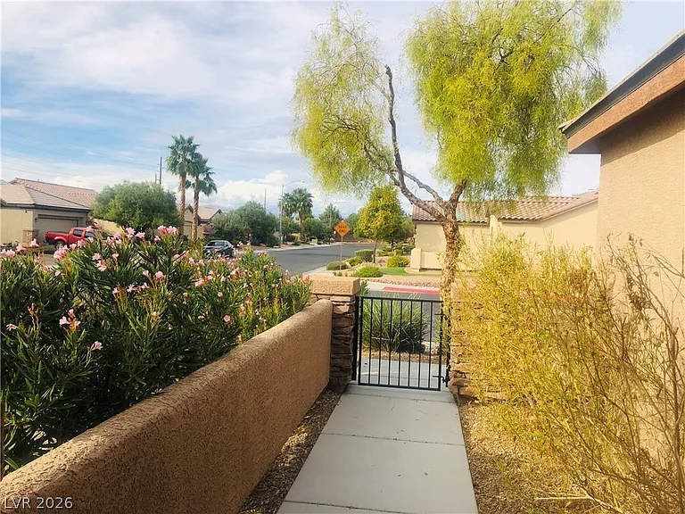 5827 Corbin Ave — Photo 30