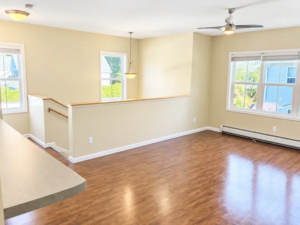 Rye, 636 & 638 Hinesburg Rd #3, South Burlington, VT 05403