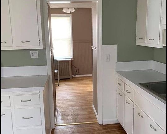 2nd image of 16 Homer Ave Room 1