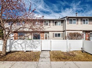 740 S Bracewood Dr SW #71, Calgary, AB T2W 3N3
