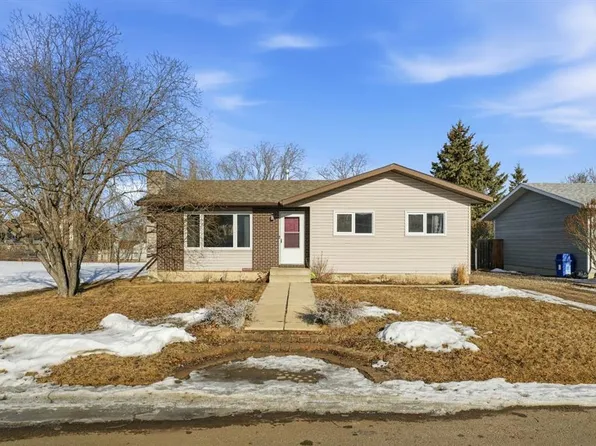 6122 S 38th Ave, Stettler, AB T0C 2L1