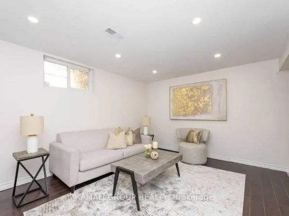 352 E 18th St #Basement, Hamilton, ON L9A 4P9