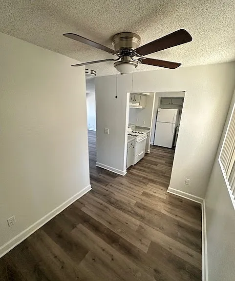 2b2b-Dining Room