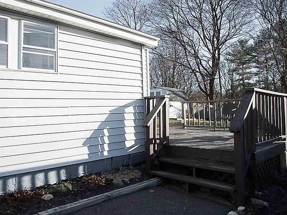 4th image of 76 Saratoga Ave
