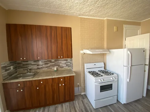 256 Kingsland Avenue image 3 of 6