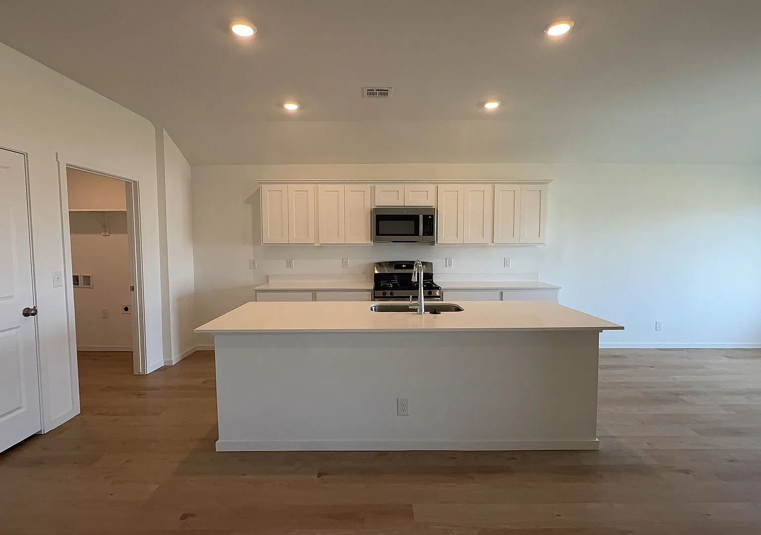 Make this new construction 3 bedroom, 2 bath home yours for the holidays! — Photo 4