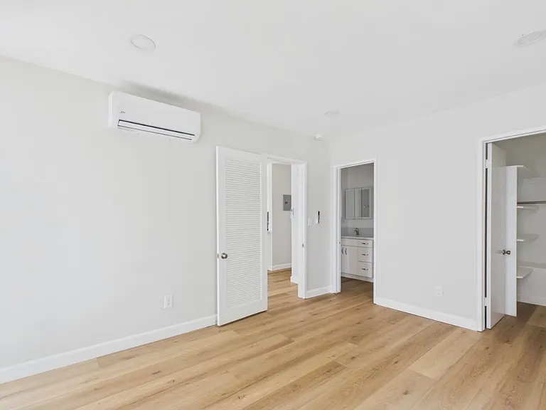 125 Harkness Ave #13 — Photo 10